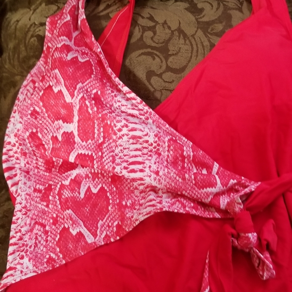 Shein one piece swimsuit - Picture 2 of 6